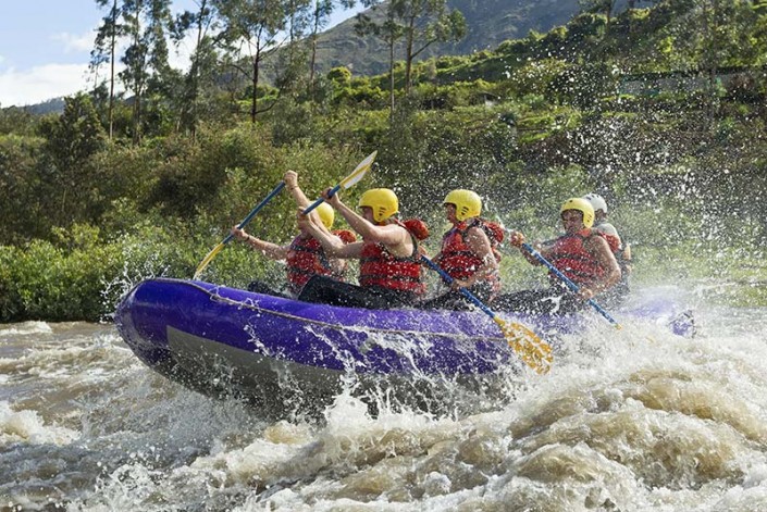 team building rafting