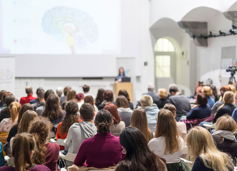conférence en plénière
