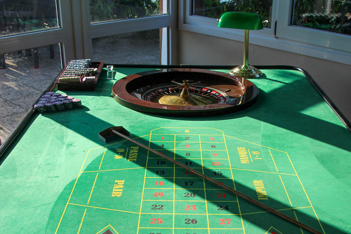 table-roulette-casino