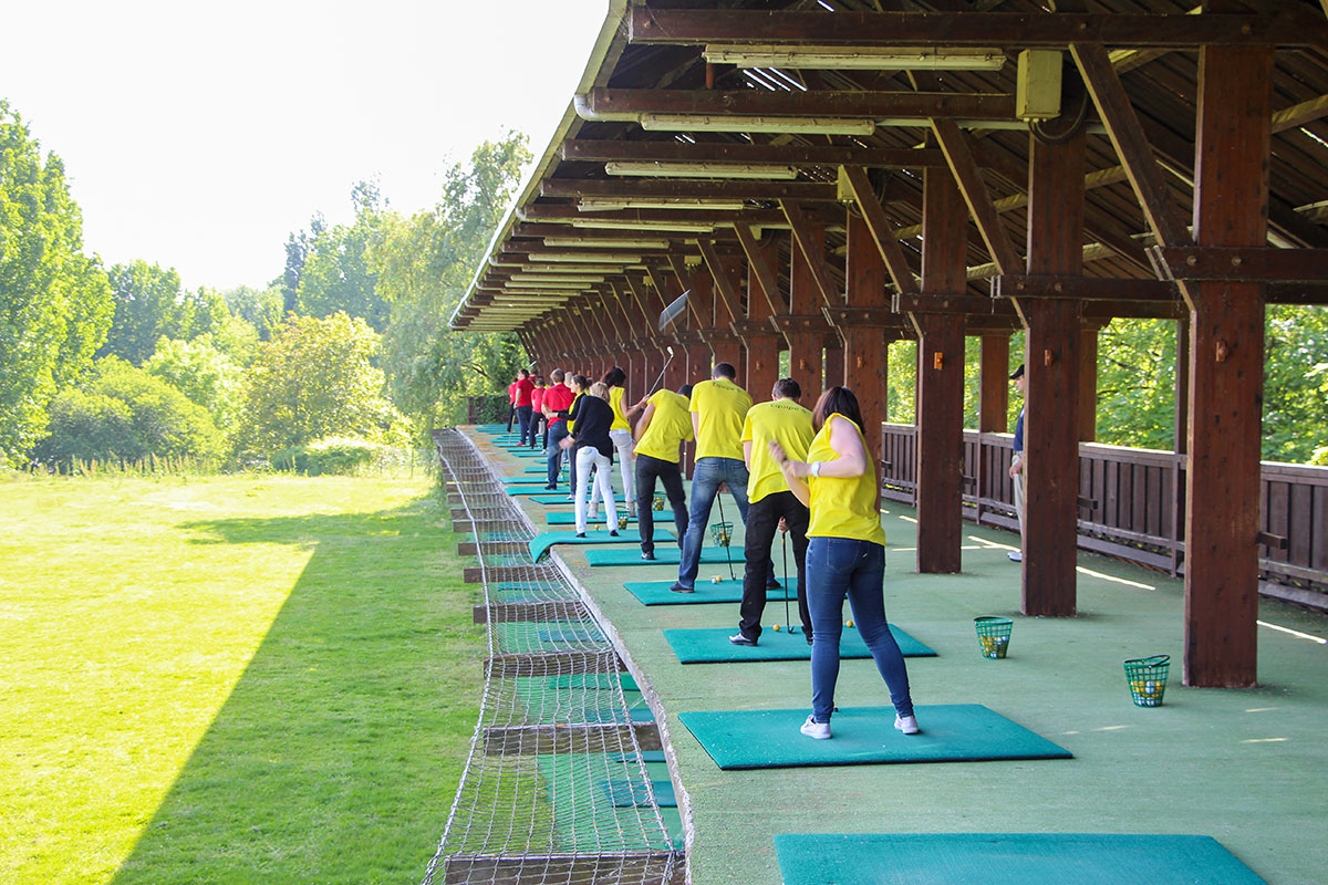 team-building-initiation-golf