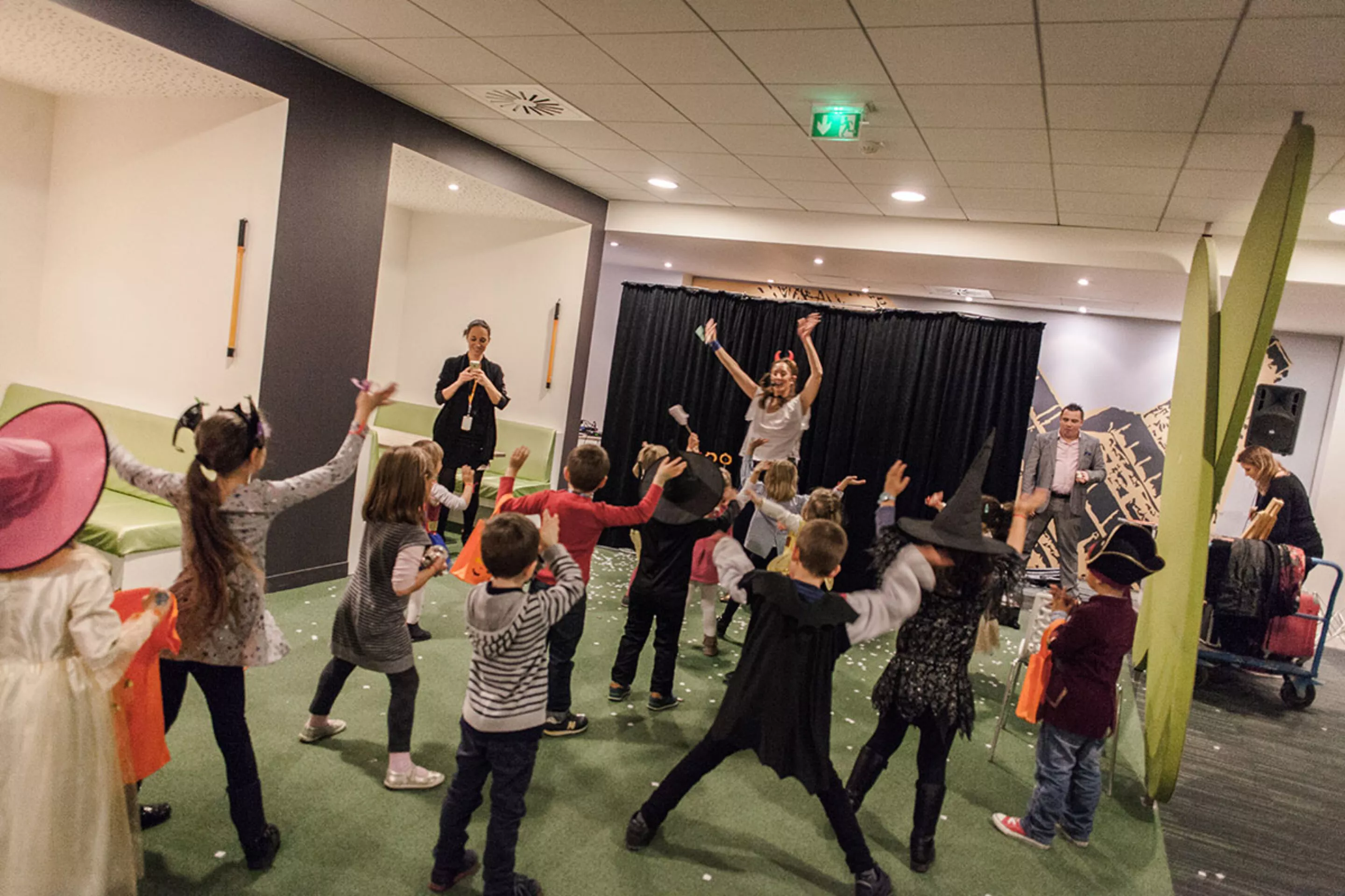 danse-fete-halloween-enfants-entreprise