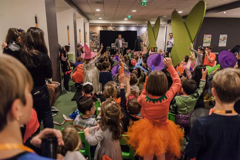 spectacle-enfants-halloween-entreprise