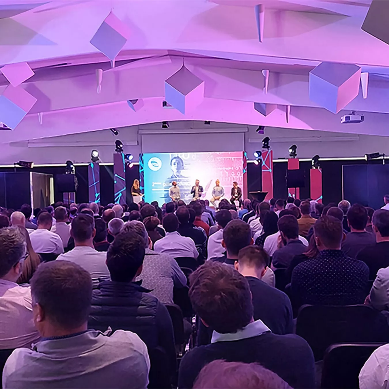 Convention-axians-800