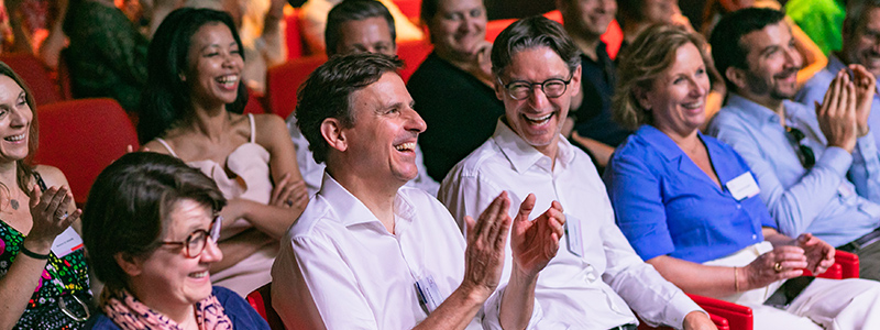 assemblee-participants-800x300